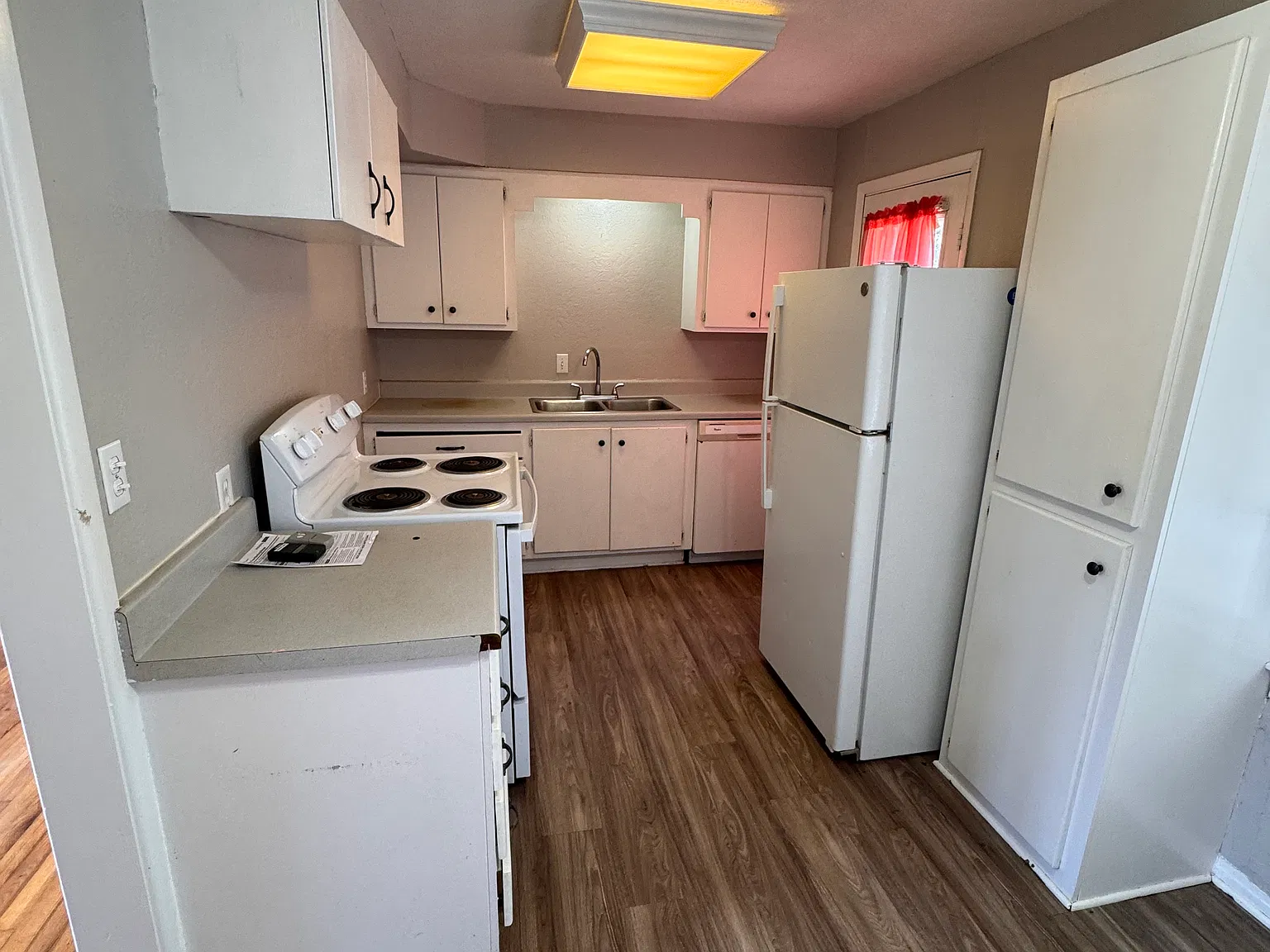 2 bed, 974 sqft, $1,150 — Photo 3