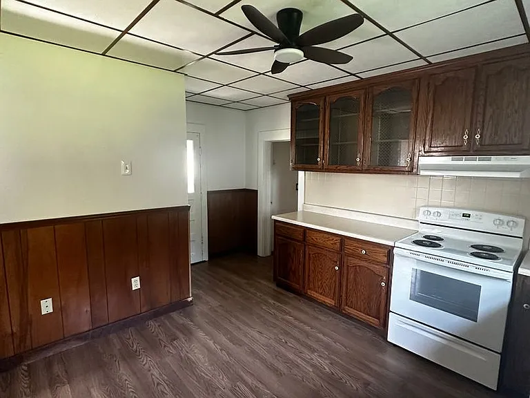 393 Jackson St — Photo 9