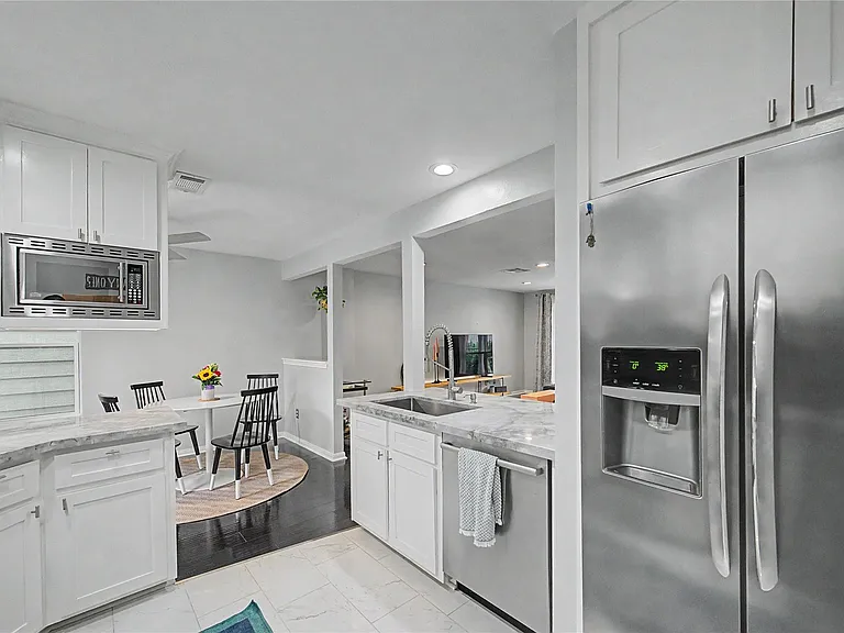 1104 Buckner St — Photo 15