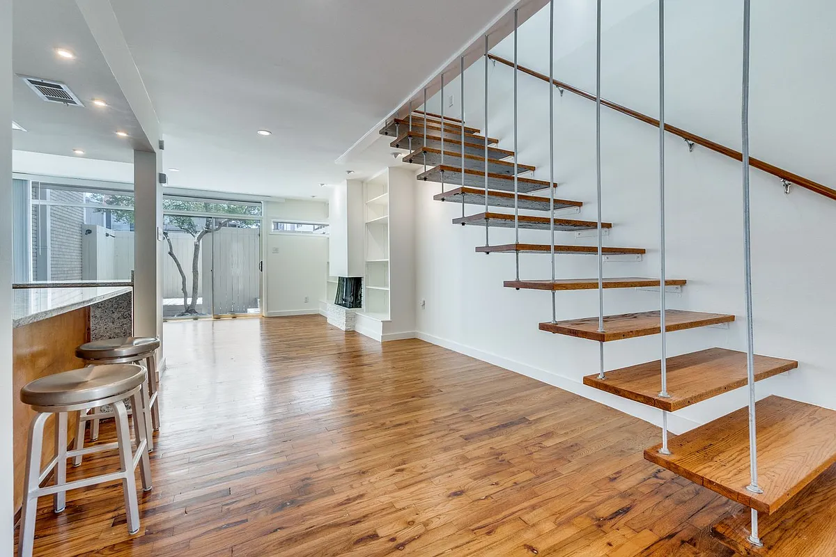 Building Photo - 3321 Cole Ave #107
