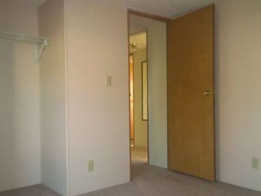 22 Avon Pl — Photo 9
