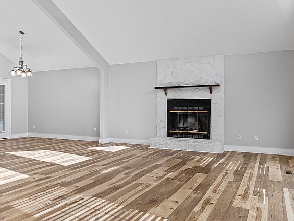 4th image of 8527 Horseshoe Bend Ln