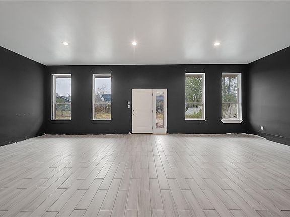 2nd image of 11005 Gloria Drive