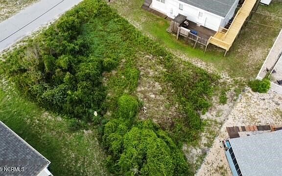 5th image of 609 N Shore Dr