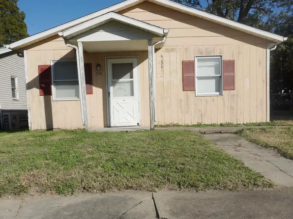 310 N 4th St, Elkville, IL 62932