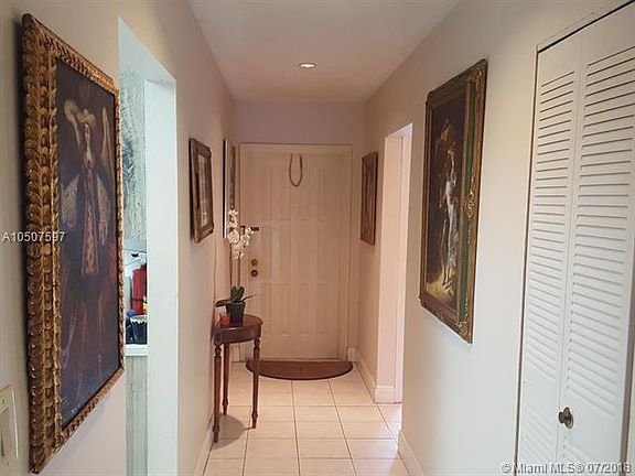 3rd image of 452 Lakeview Dr APT 3