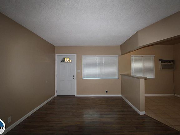 2nd image of 246 E Fremont Sq #B
