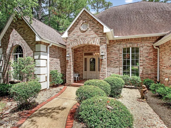 7622 Fairway Dr, Diamondhead, MS 39525