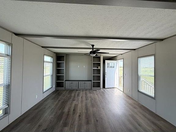 4th image of 1148 Hayes Rd