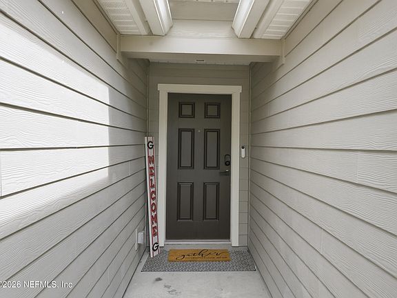 3rd image of 6405 BARRINGTON COVE Lane