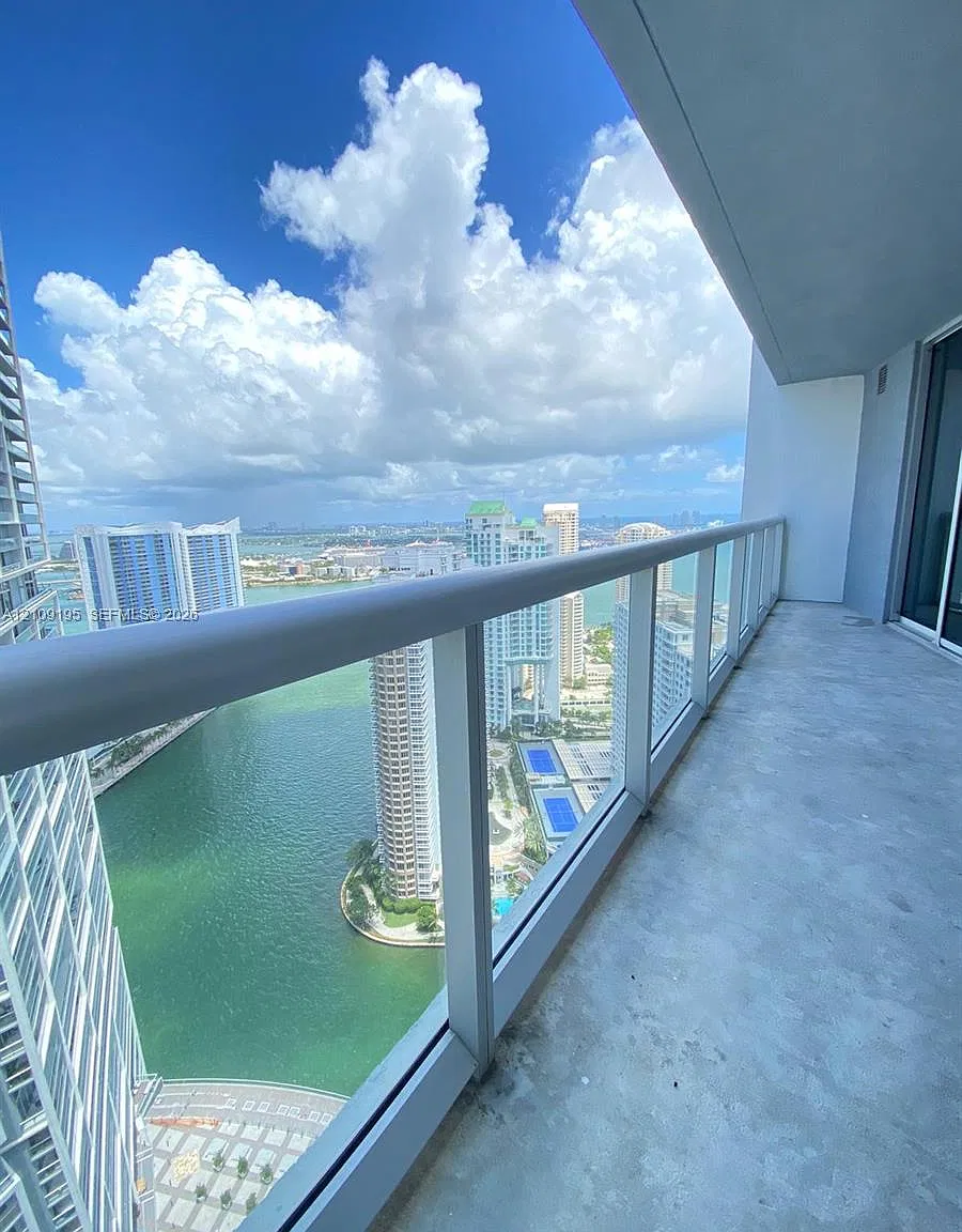 Icon Brickell No Two — Photo 1