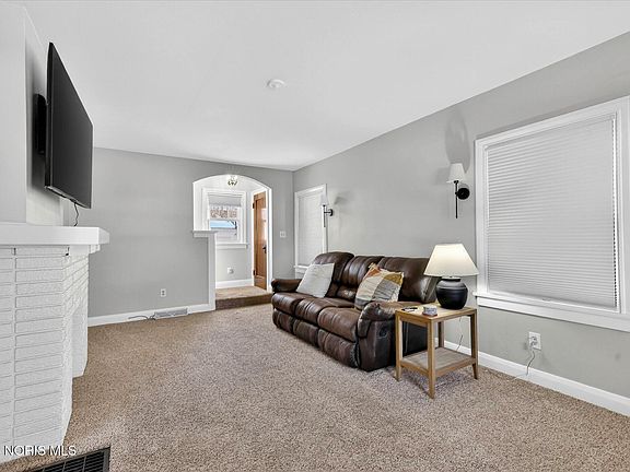 5th image of 2537 Ivy Pl