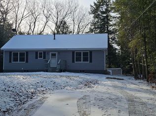 11 Meredith Ln, Center Barnstead, NH 03225
