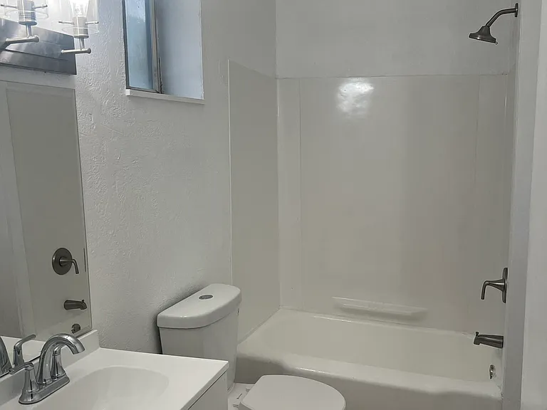 11 Ivy Ln — Photo 2