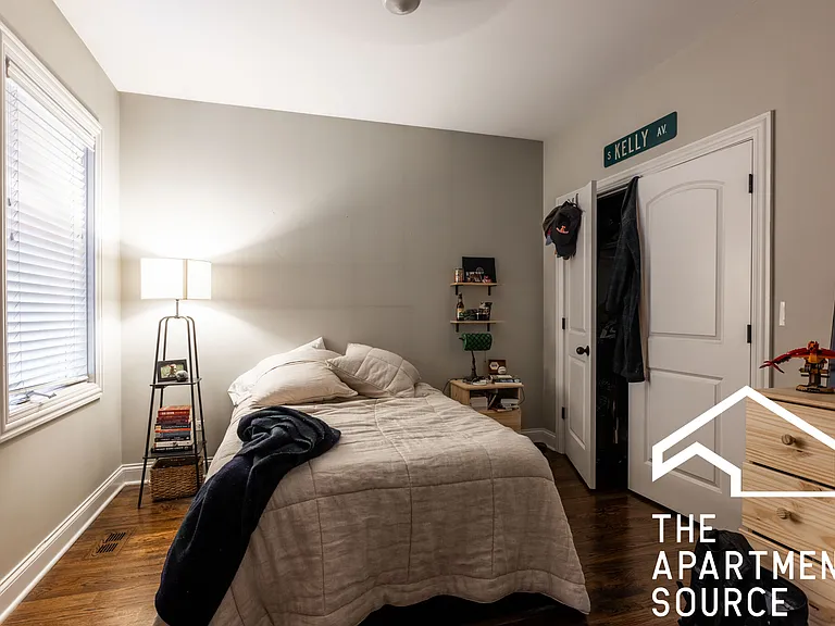 1136 W Diversey Pkwy #3 — Photo 19