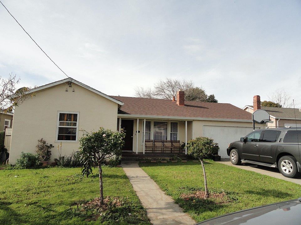 1st image of 7 Birch Ln