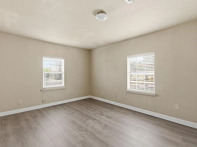 2411 Leffingwell St — Photo 16