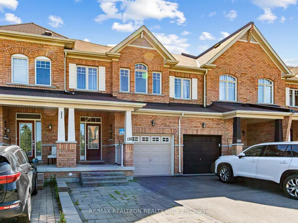 135 Windrow St, Richmond Hill, ON L4E 0Y2