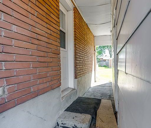 4th image of 463 Cameron St