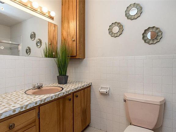 3rd image of 716 NW 5th St