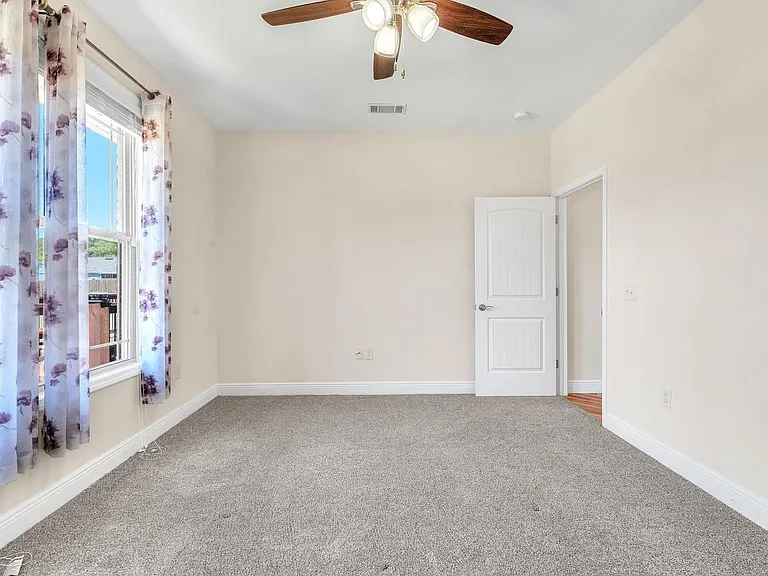 4782 Primrose St — Photo 37