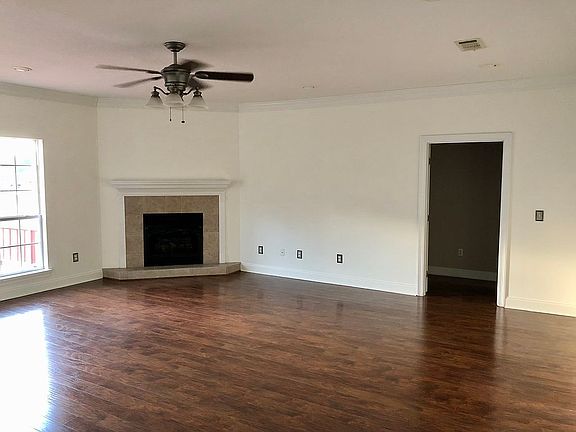 2nd image of 20 Caylee Ln