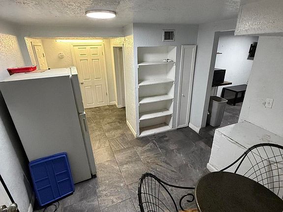 3rd image of 2415 Montana Ave #Basement