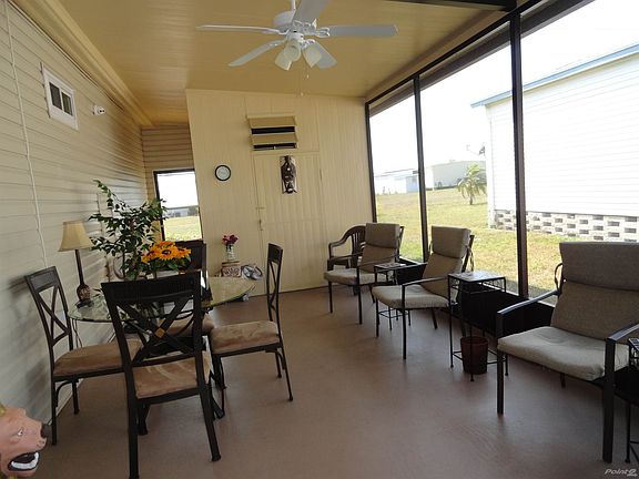 LANAI W/NEW SCREENS