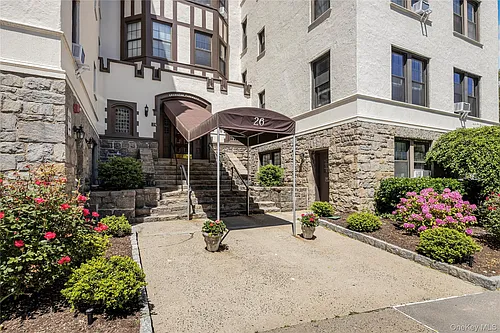 26 Pondfield Rd W #1D Photo 1