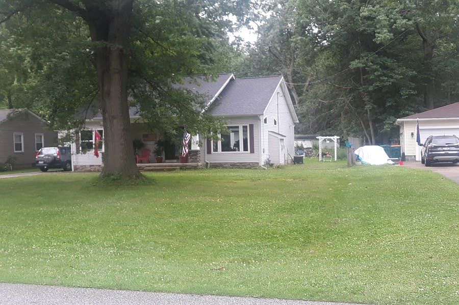 1st image of 8048 Edgewood Rd