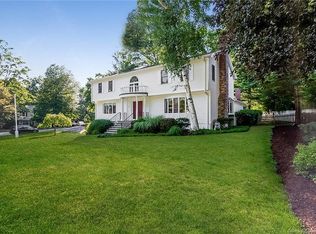 84 Wagon Hill Rd, Fairfield, CT 06824