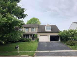 2218 Southpoint Dr, Hummelstown, PA 17036