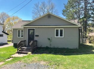 105 Southrange Rd, Ironwood, MI 49938