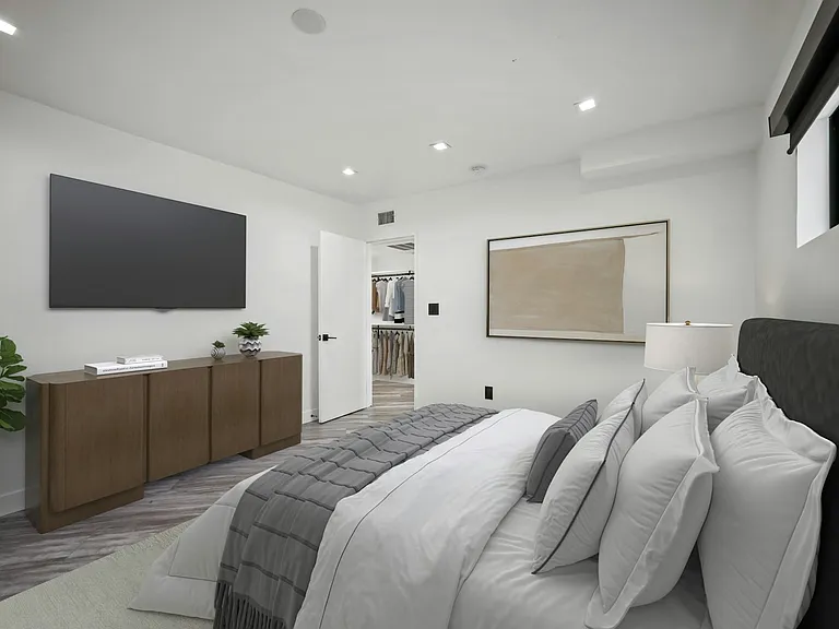 230 S Carondelet St #1 — Photo 16