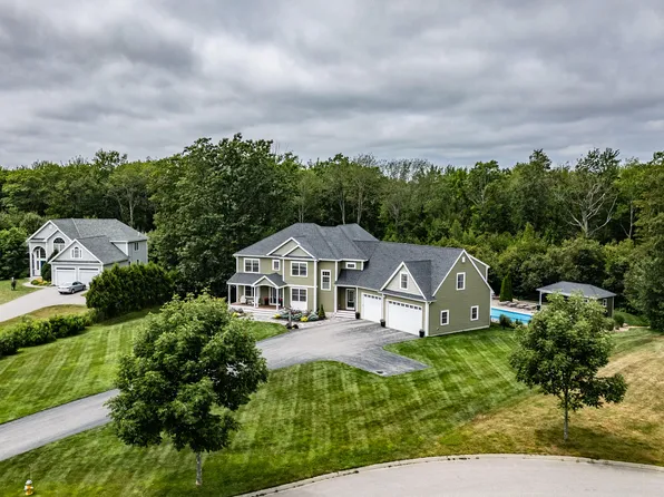 8 Red Barn Circle, Scarborough, ME 04074