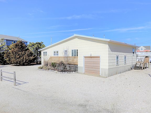 4th image of 1094 Long Beach Blvd #B