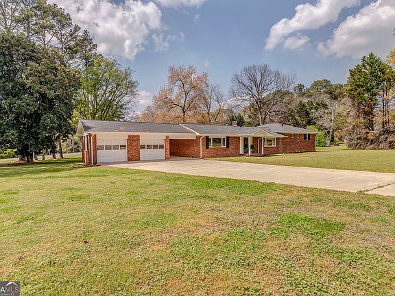 2nd image of 207 John Phillips Rd