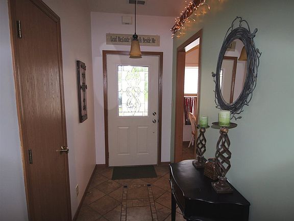 4th image of 2408 Temple Ct W