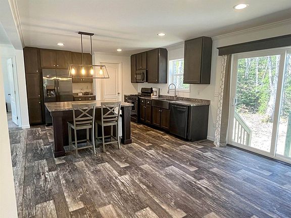 3rd image of 53 Briar Brook Rd