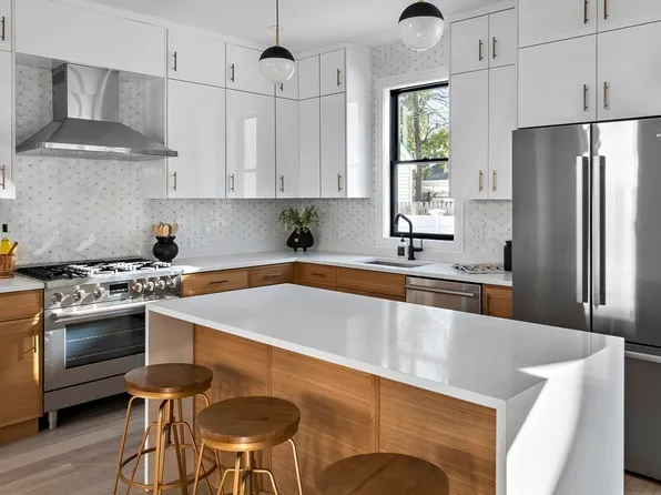 92-94 Chapel St, Newton, MA 02458