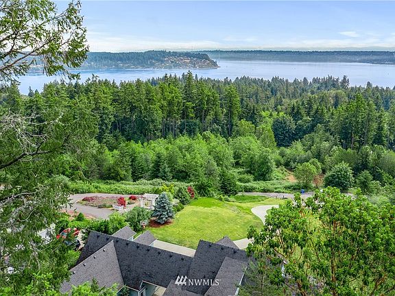 4th image of 942 9th Avenue Ct