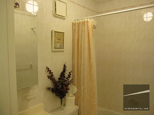 Sold by Highline Residential | media 16