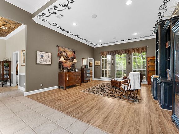 3rd image of 4121 Springfield Ct