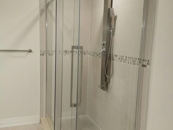 5th image of 1570 Richmond St #34