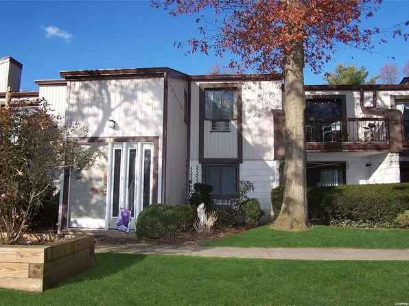 45 Richmond Boulevard #2A, Ronkonkoma, NY 11779