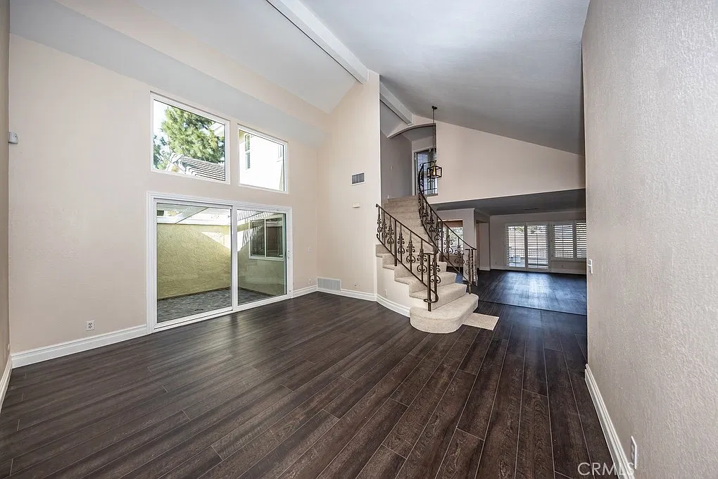 3 bed, 2178 sqft, $4,400 — Photo 3