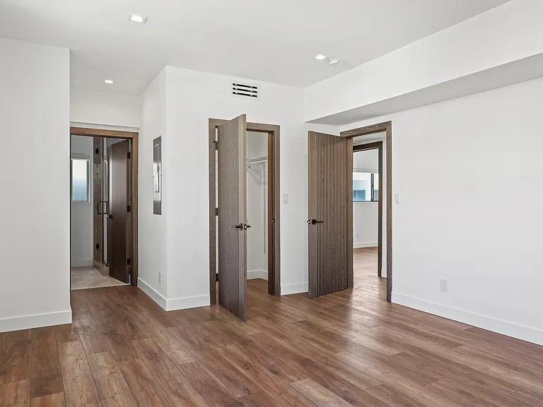 137 S Maple Dr #301 — Photo 10