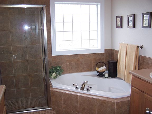 5 Piece Master Bath, jetted tub, tile