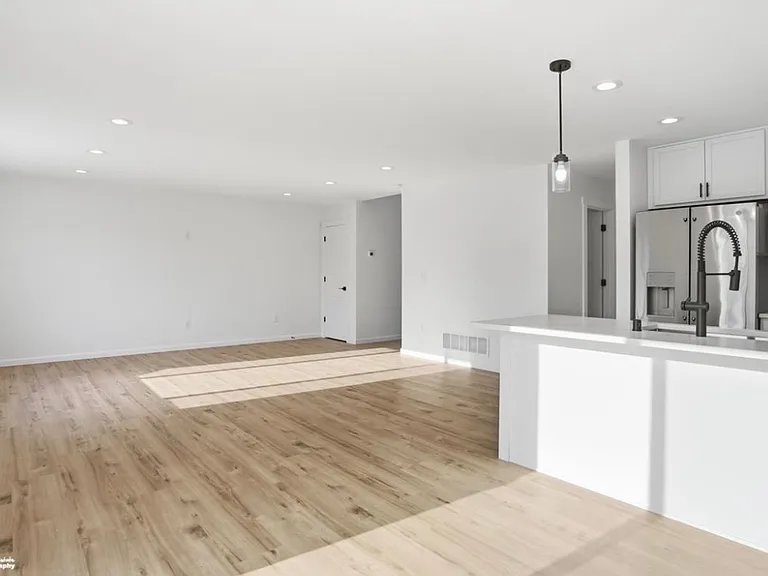 336 W Ashbrook Dr — Photo 10