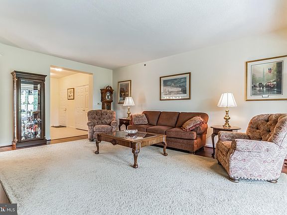 4th image of 940 Astern Way Unit 402